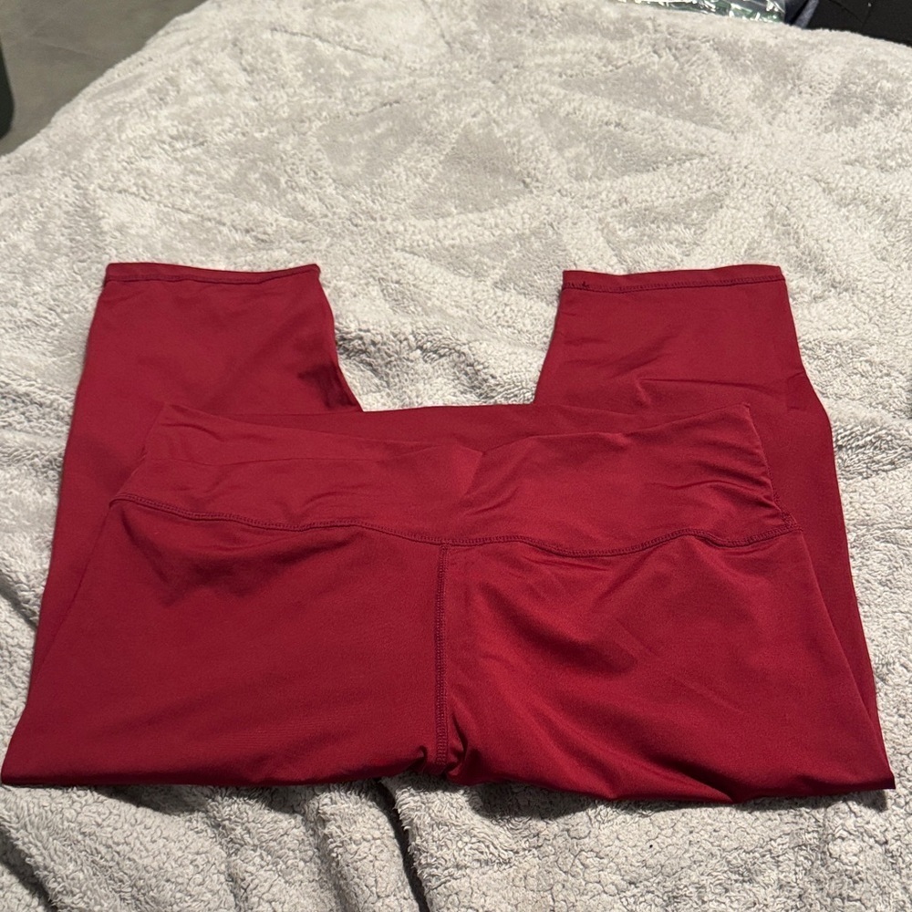 SHEIN Cherry Red Capri Leggings